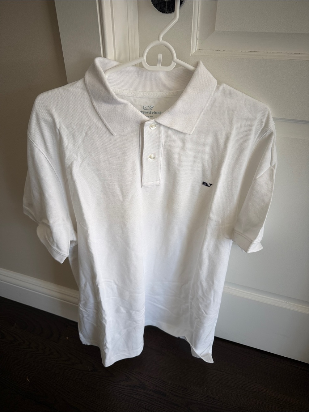 Vineyard Vines Men's White Pique Polo with Navy Whale Logo
